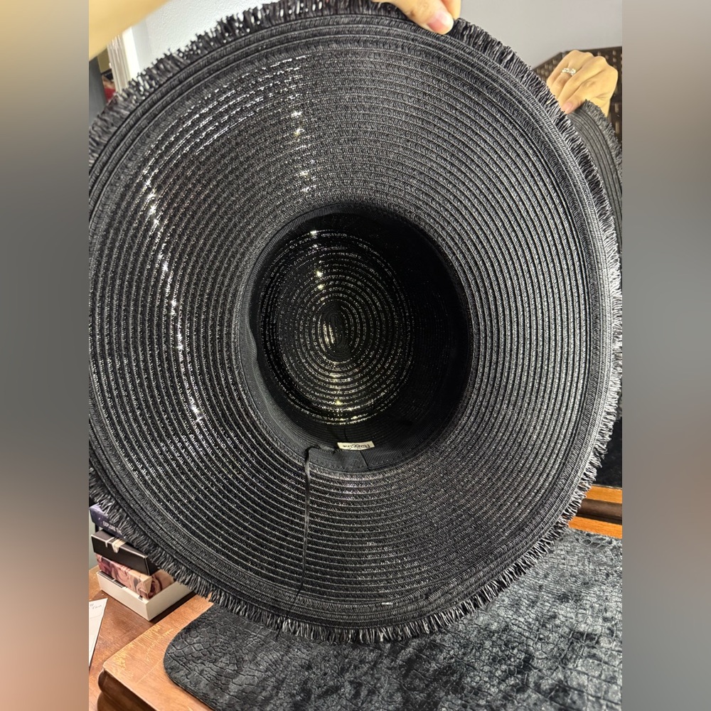 Stylish Black Wide-Brim Hat - Picture 4 of 6